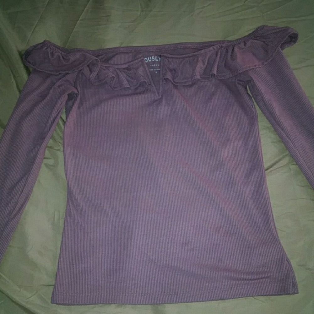 light maroon, off the shoulder shirt